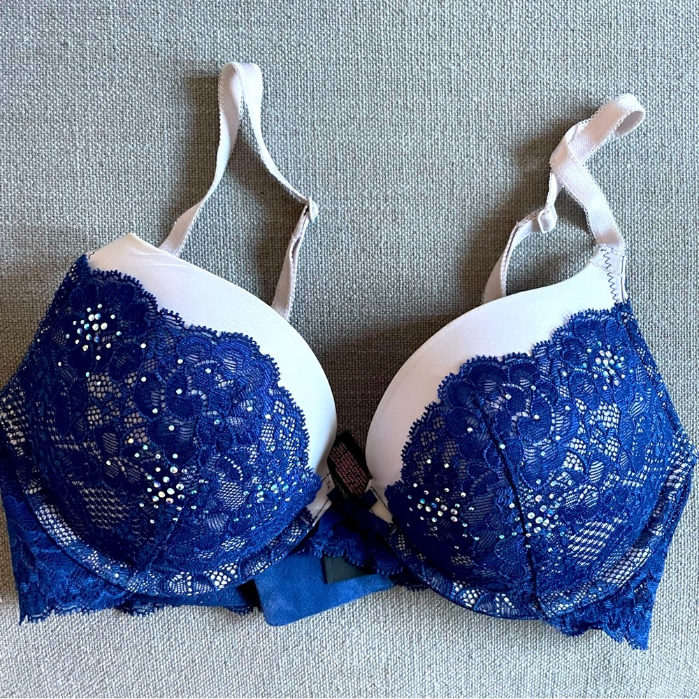 Victoria’s Secret rare jewel lace dream angels push up bra 32D